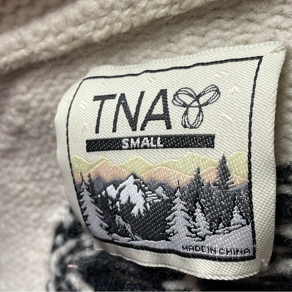 Tina knitted zip up wool sweater - Picture 5 of 16